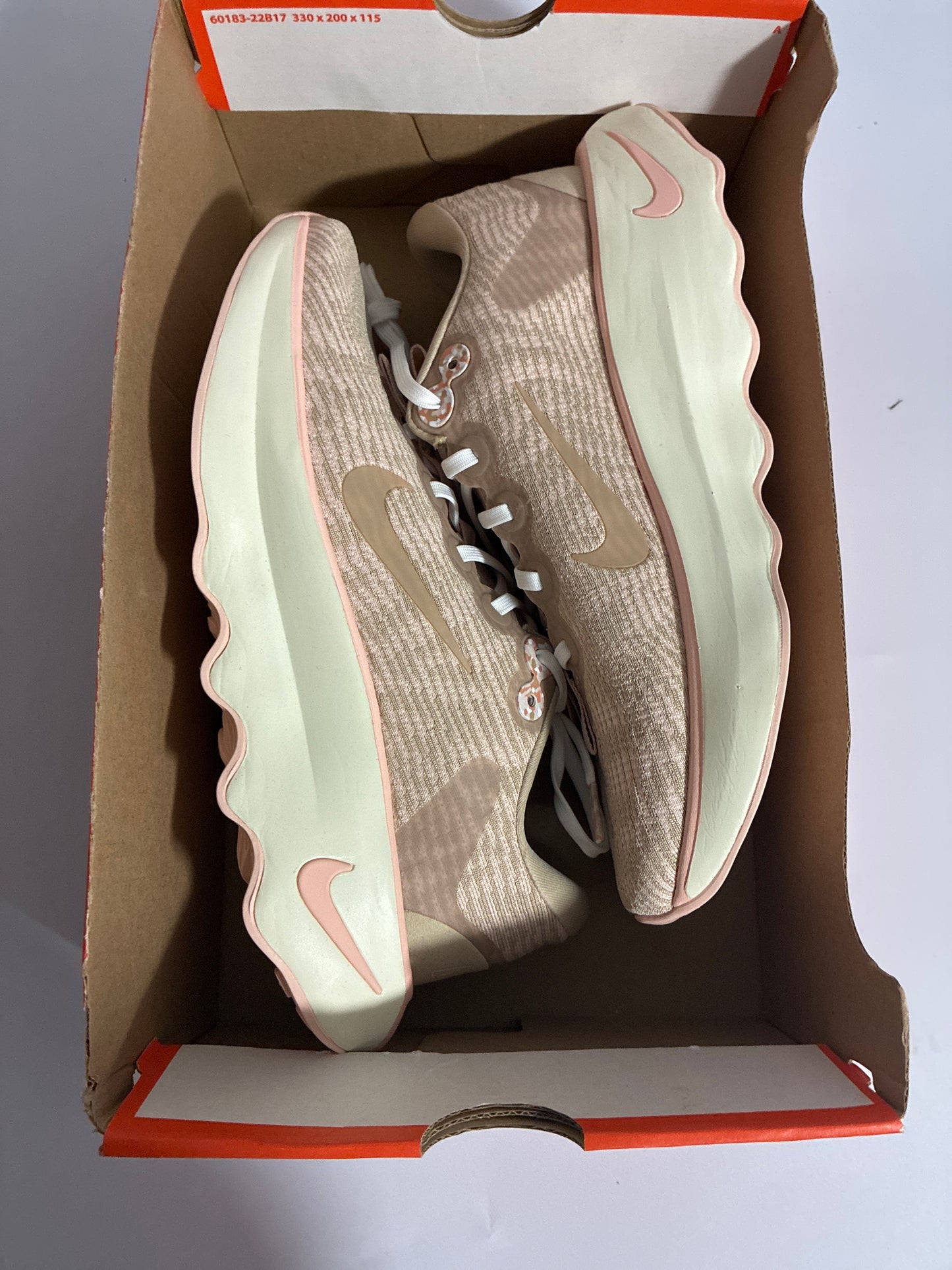 WMNS NIKE MOTIVA linen/linen-washed coral new size:9w 7.5M IB8136 248