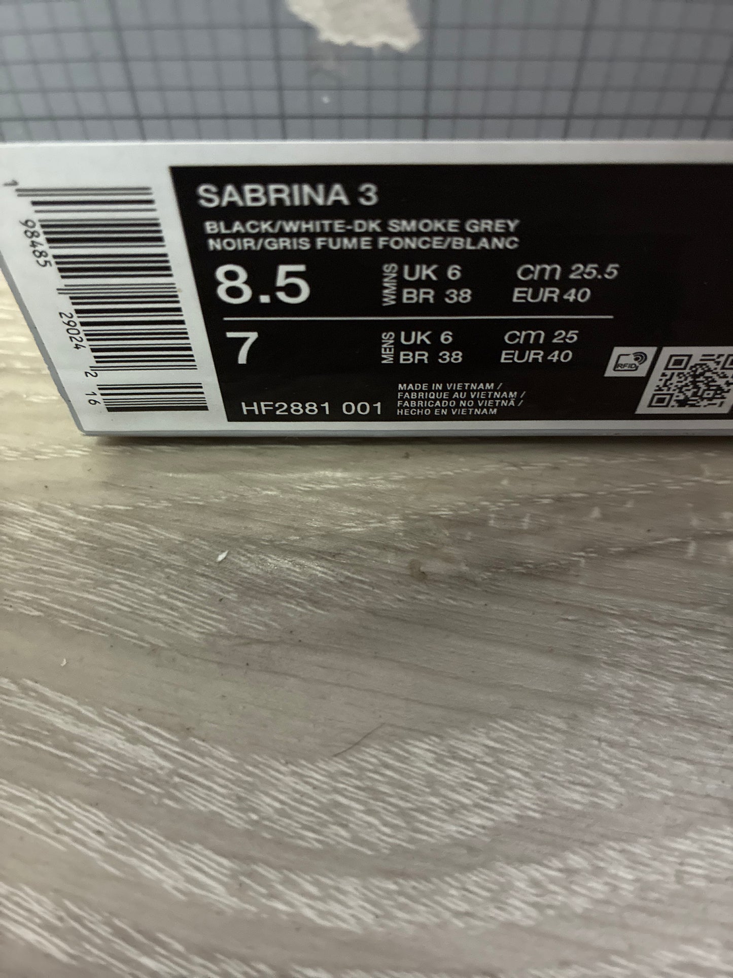 SABRINA 3 8.5W HF2881 001