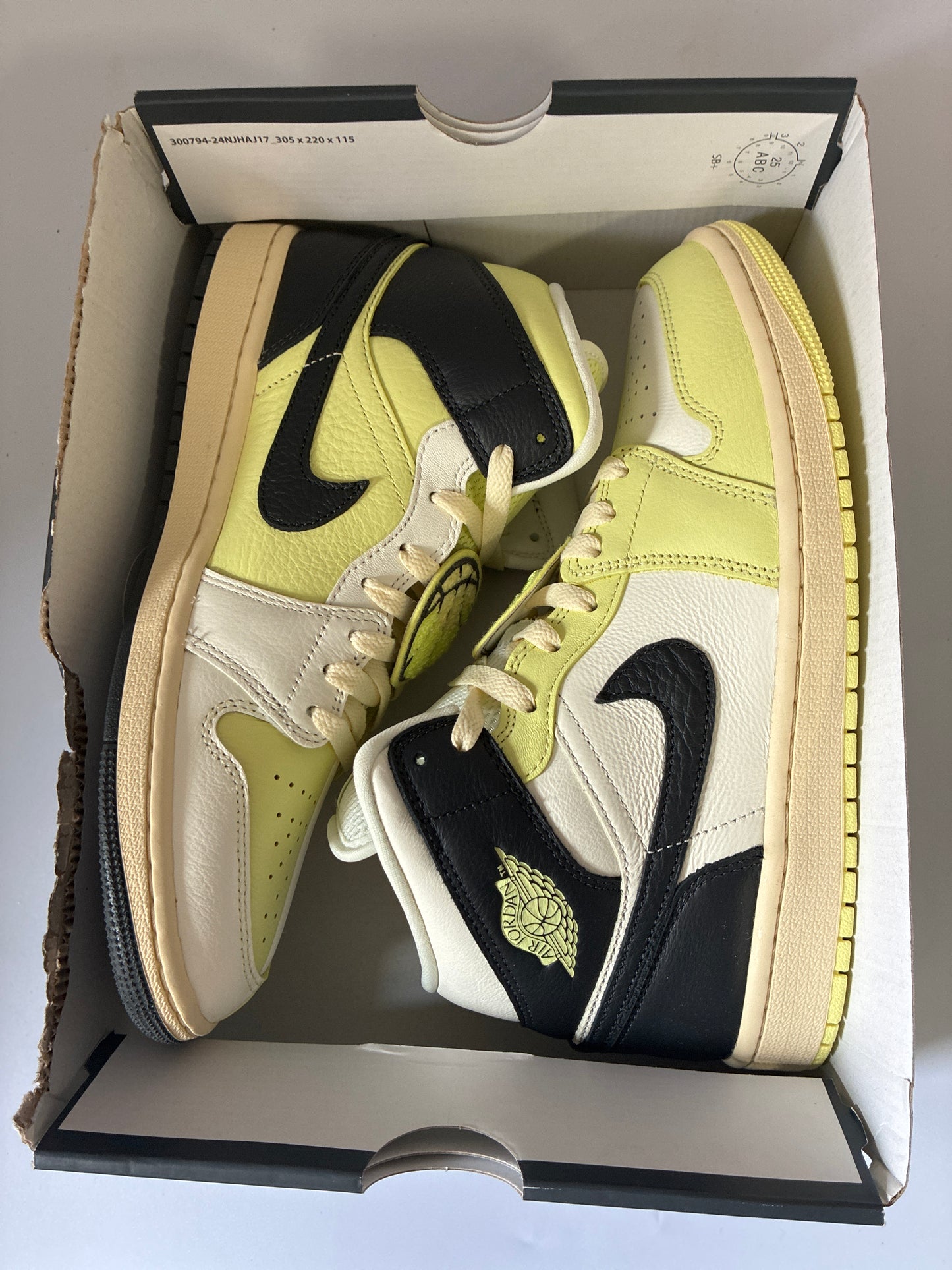 WMNS AIR JORDAN 1 MID SE sail/luminous green-anthracite new size:10 HQ3008 130