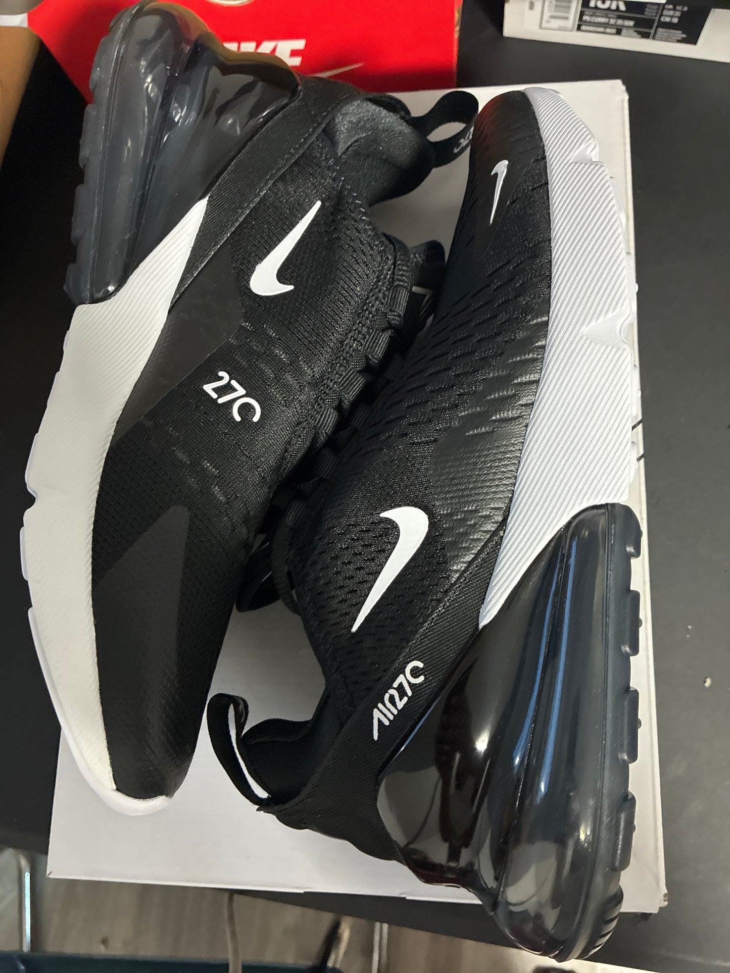 W AIR MAX 270