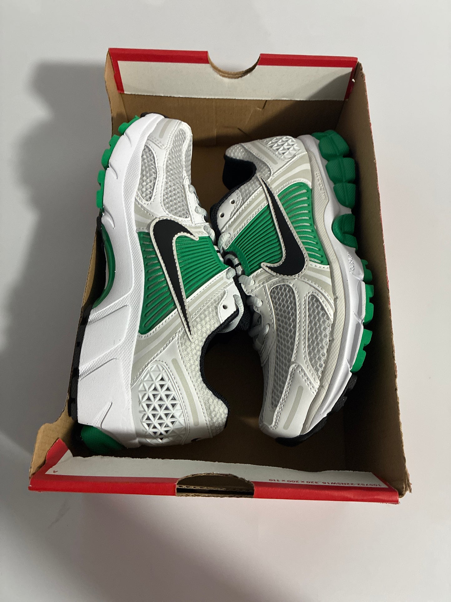 W NIKE ZOOM VOMERO 5 stadium green FJ2028 102