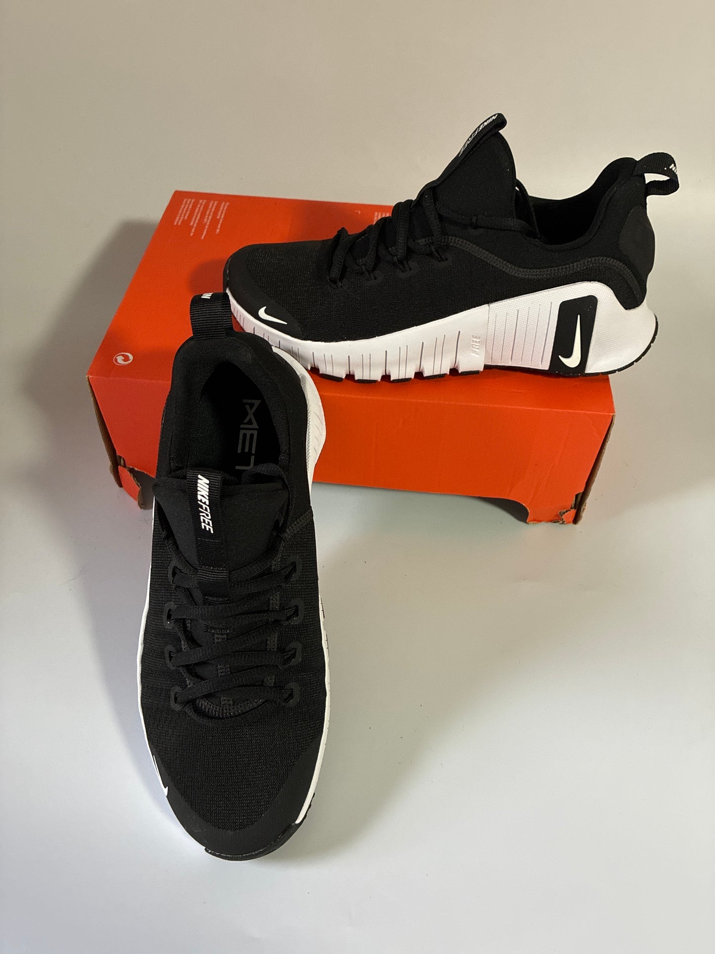 W NIKE FREE METCON 6 black/white new size:9.5 FJ7126 001