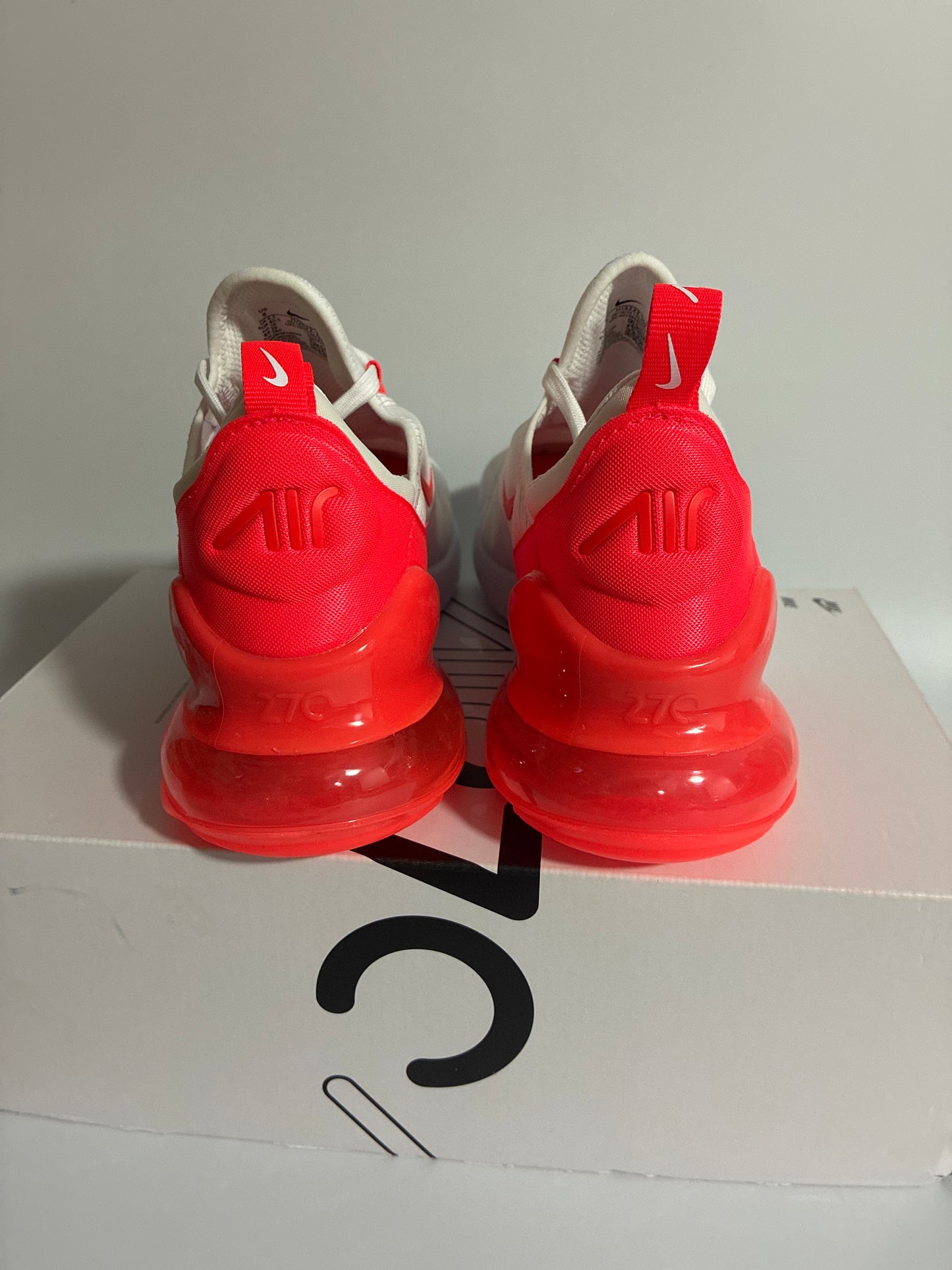 W NIKE AIR MAX 270 white/bright crimson-white new size:9 HJ3222 102
