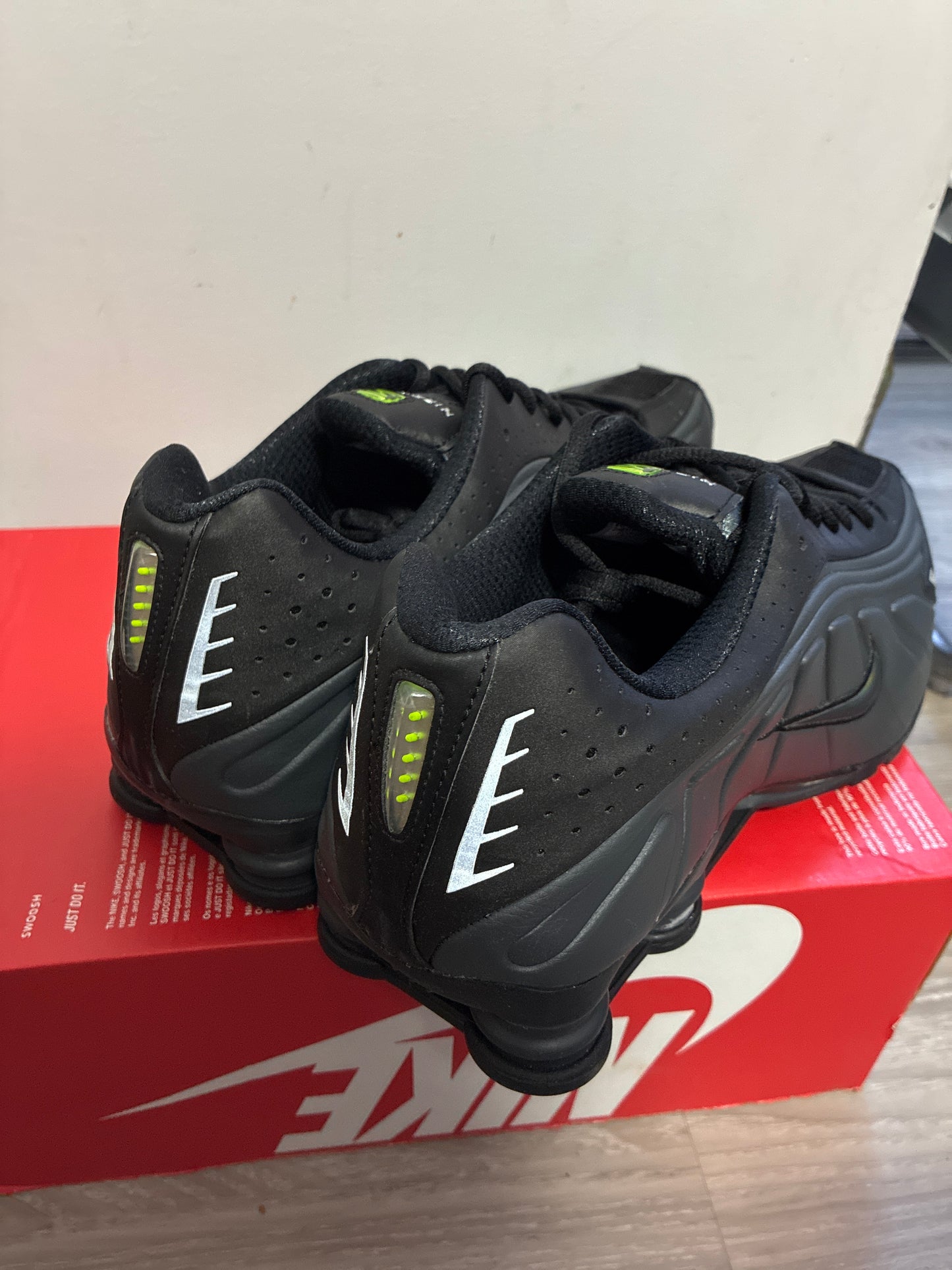 NIKE SHOX R4 14M IQ0574060