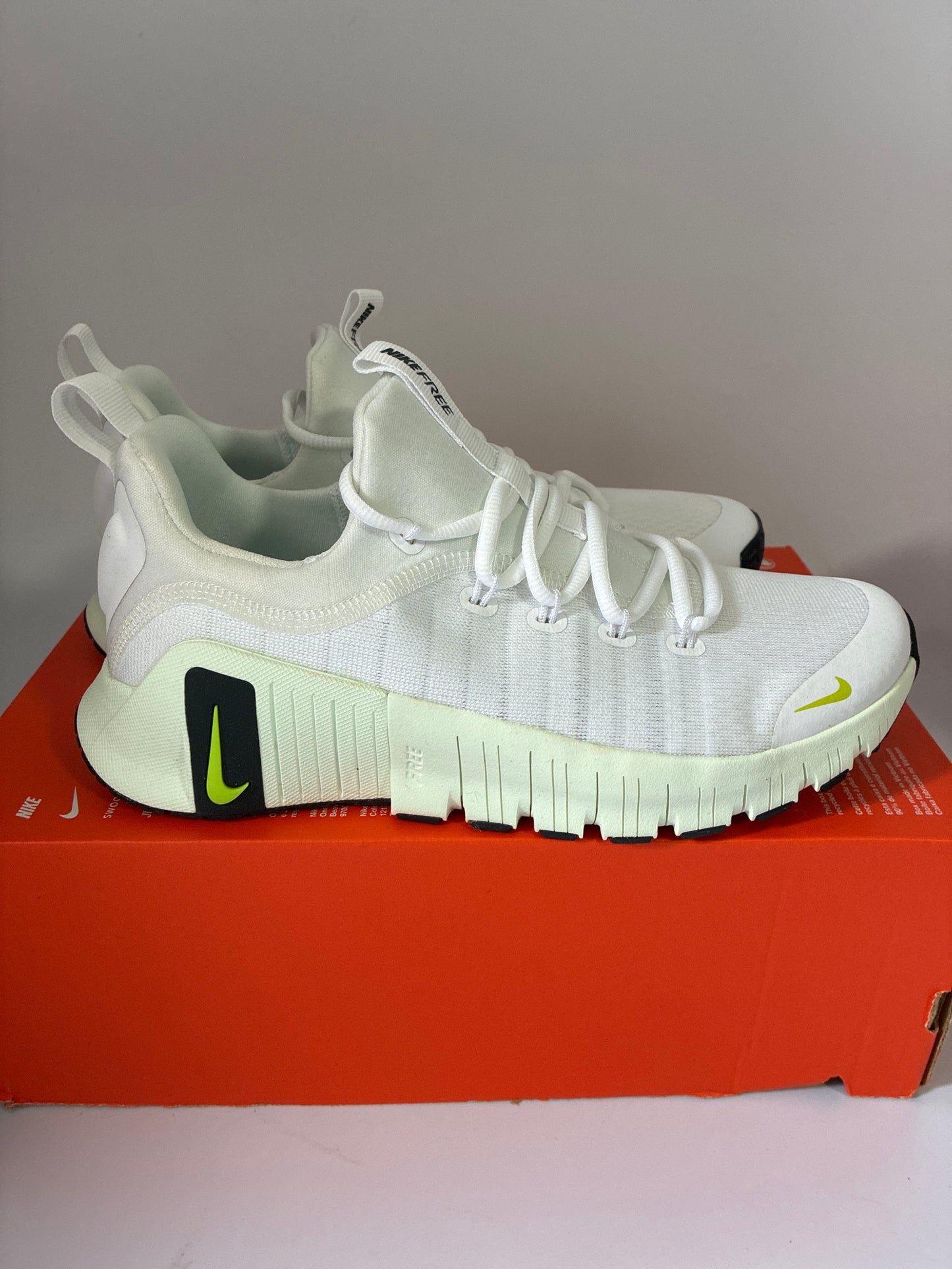 W NIKE FREE METCON 6 white/cyber -barely green new size 9 FJ7126 111