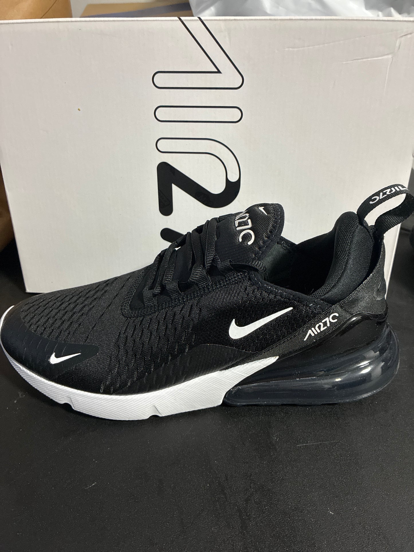 W AIR MAX 270