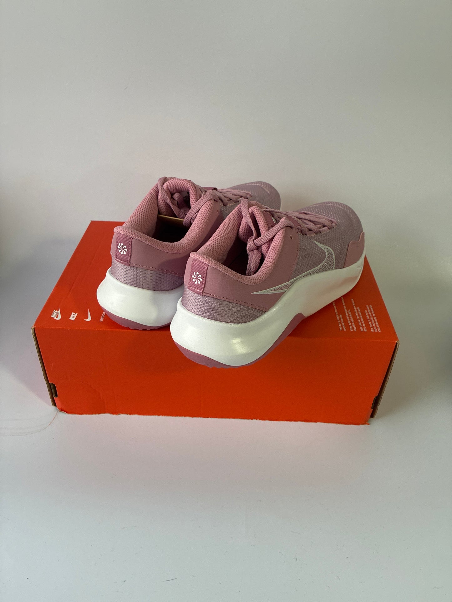 W NIKE LEGEND ESSENTIAL 3 NN 9w DM1119 600