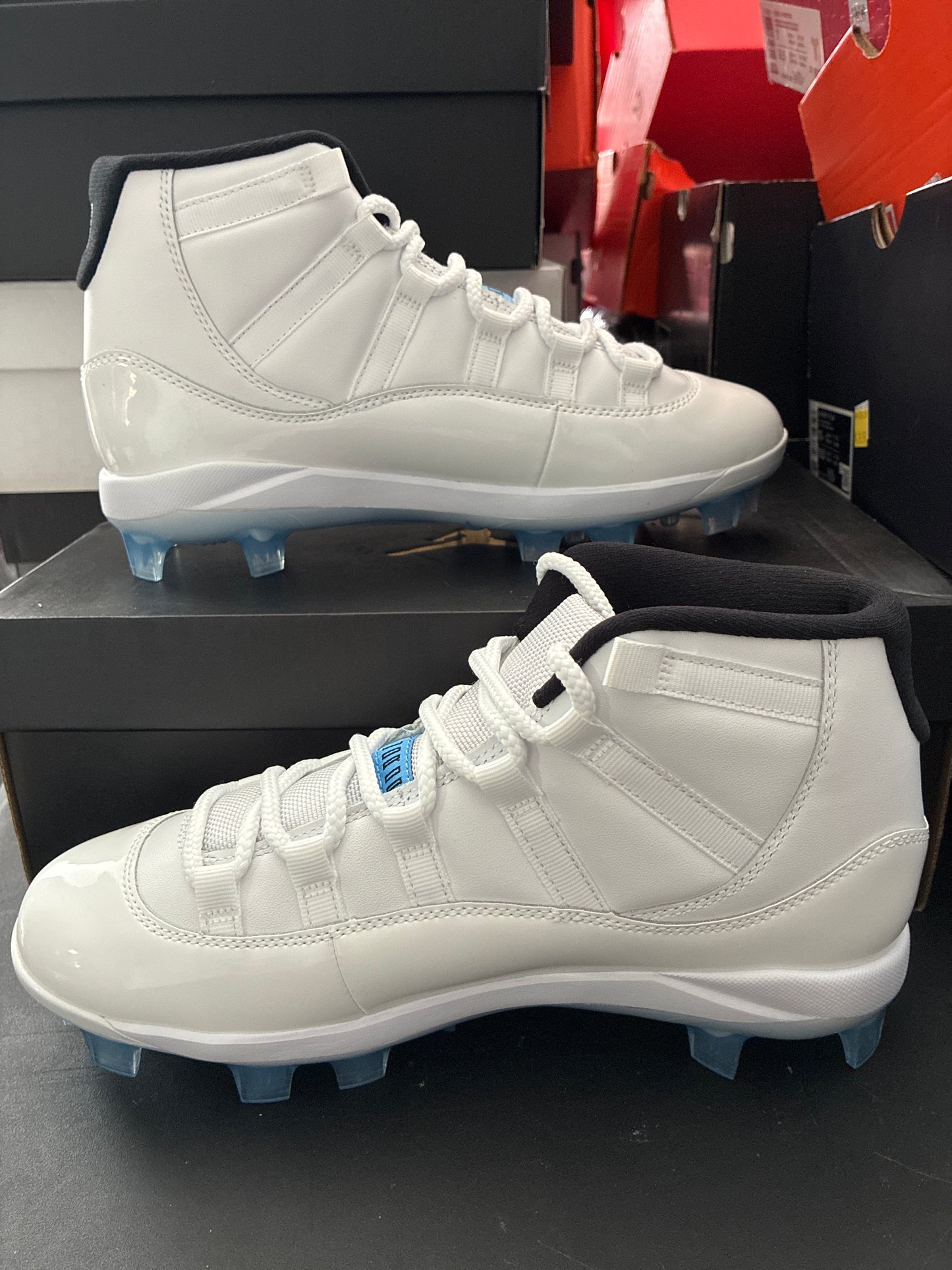 JORDAN 11 RETRO MCS