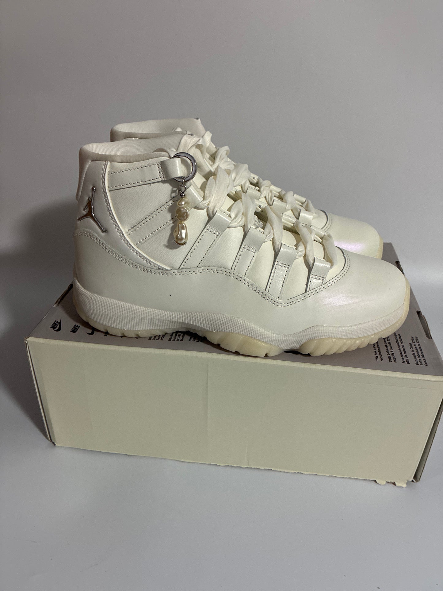WMNS AIR JORDAN 11 retro new size:7.5 AR0715
