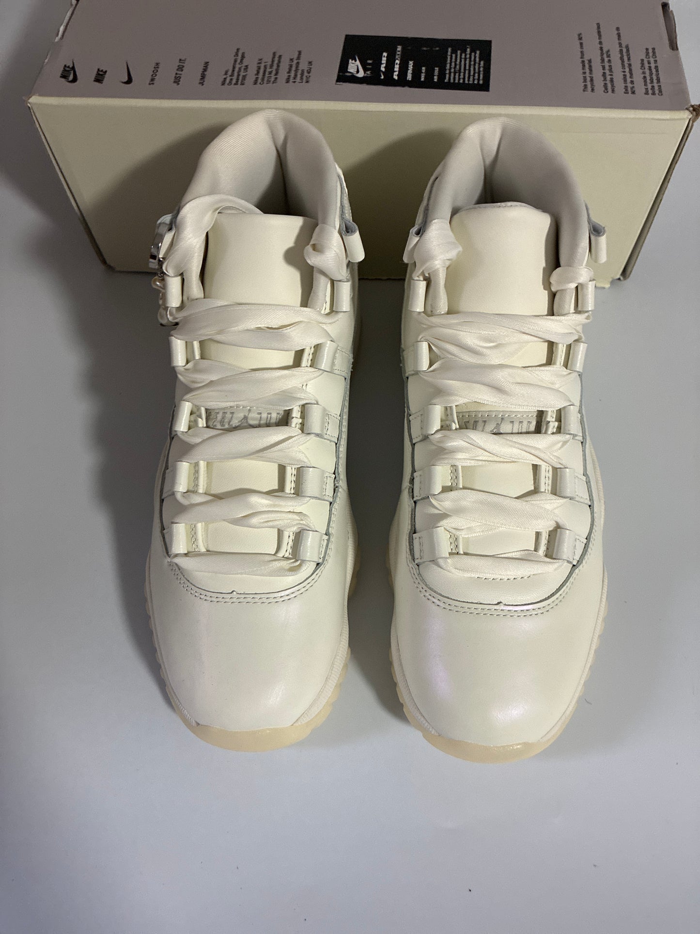 WMNS AIR JORDAN 11 retro new size:7.5 AR0715