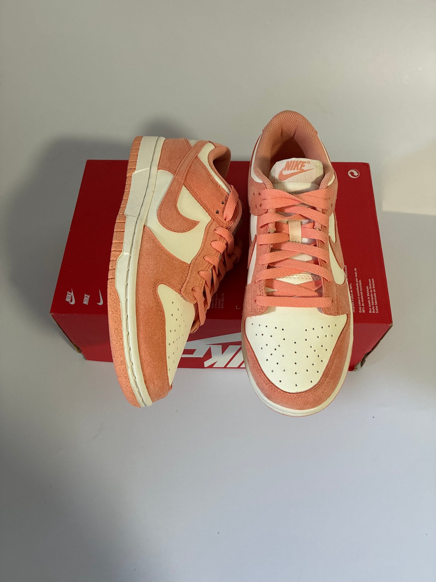 WMNS NIKE DUNK LOW soft pearl/apricot agate-white new size9 HJ7673 003