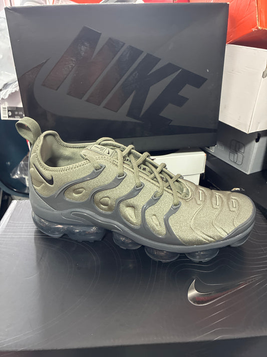 AIR VAPORMAX PLUS