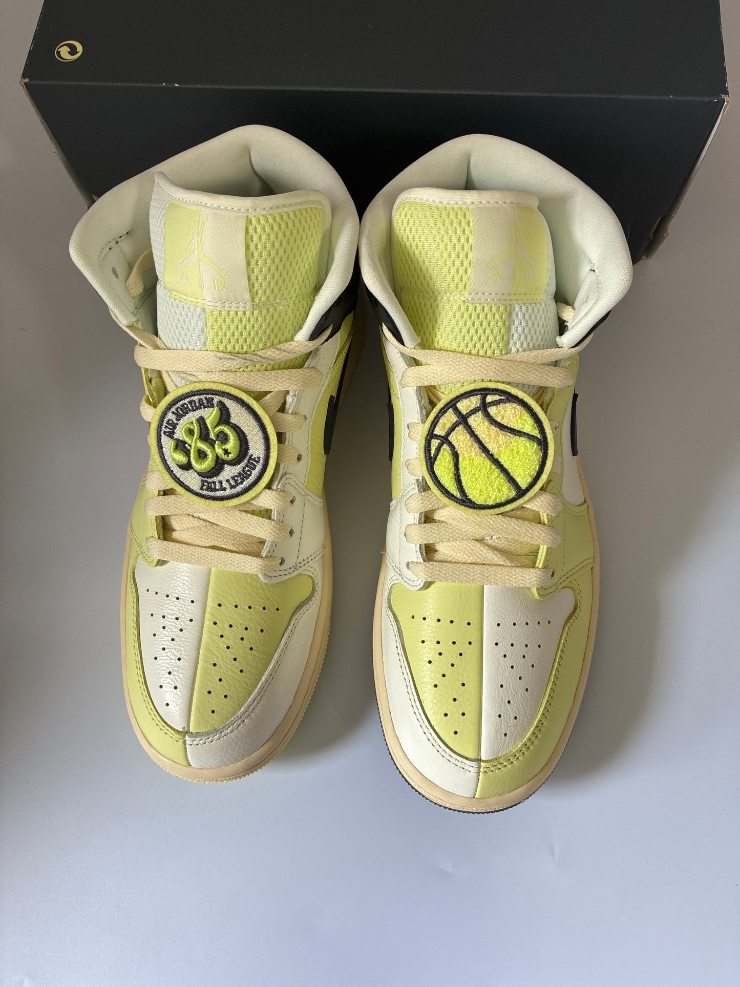 WMNS AIR JORDAN 1 MID SE sail/luminous green-anthracite new size:10 HQ3008 130