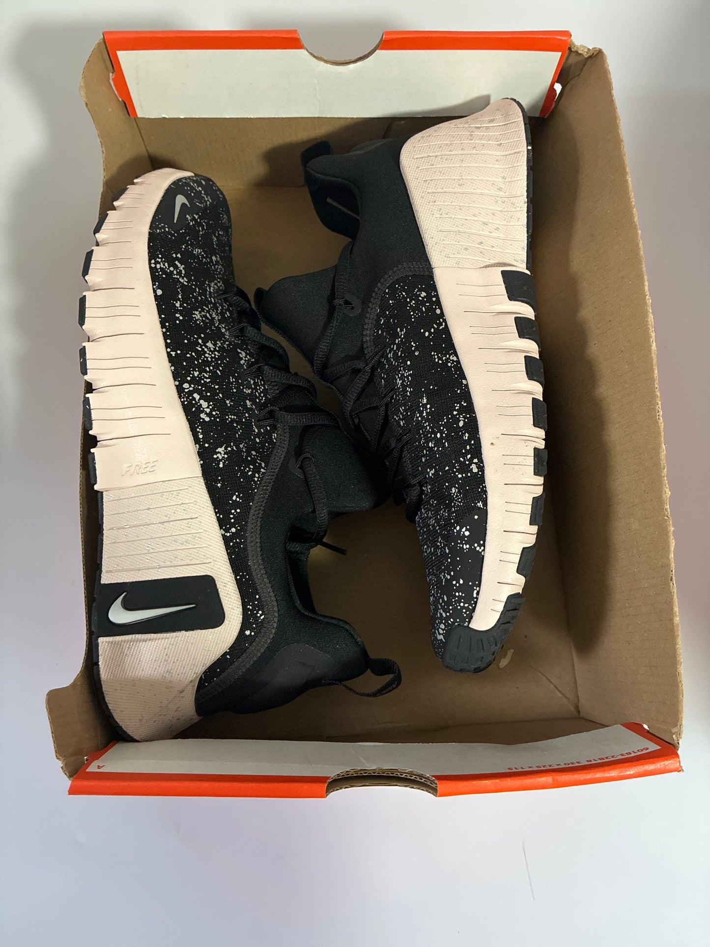 W NIKE FREE METCON 6 SE black/metallic silver-silt red size10 new HV2017 001