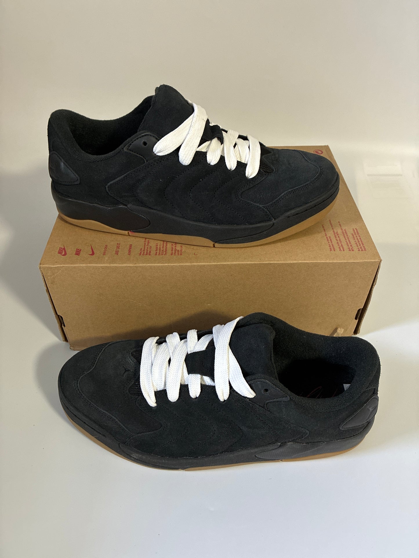 JORDAN SESSION NEW SIZE 11M IB3731