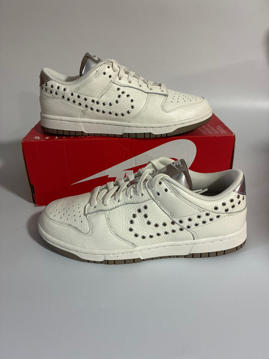 W NIKE DUNK LOW sail/metallic silver size 9.5 IU3488 133