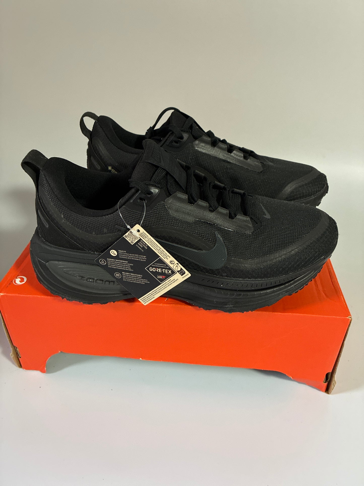 W NIKE VOMERO 18GTX BLACK/anthracite new size:9.5 HQ7002 001