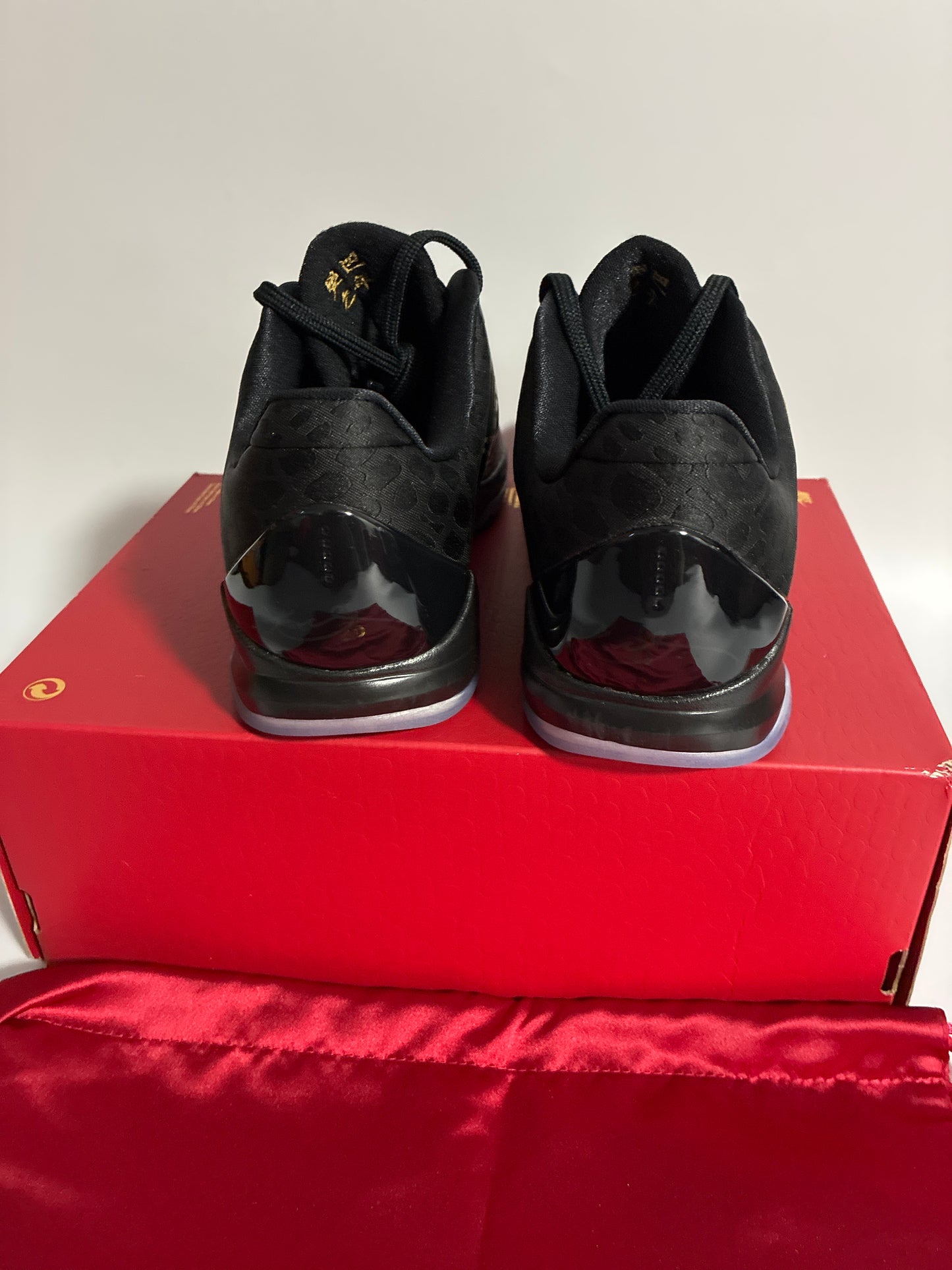 KOBE V (GS) eggplant/black-metallic gold new size:5.5Y HM3753 500