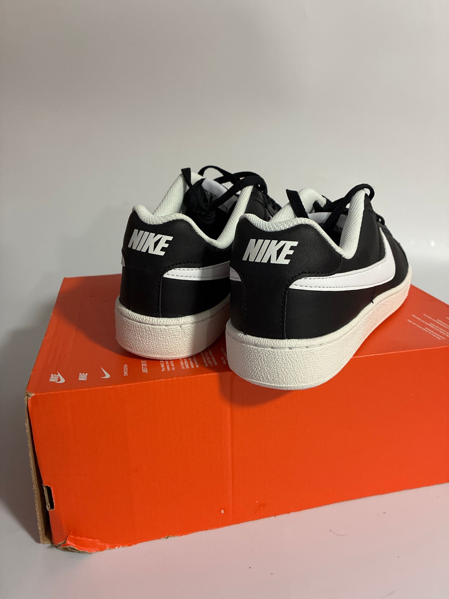 NIKE COURT ROYALE NEW men style:749747
