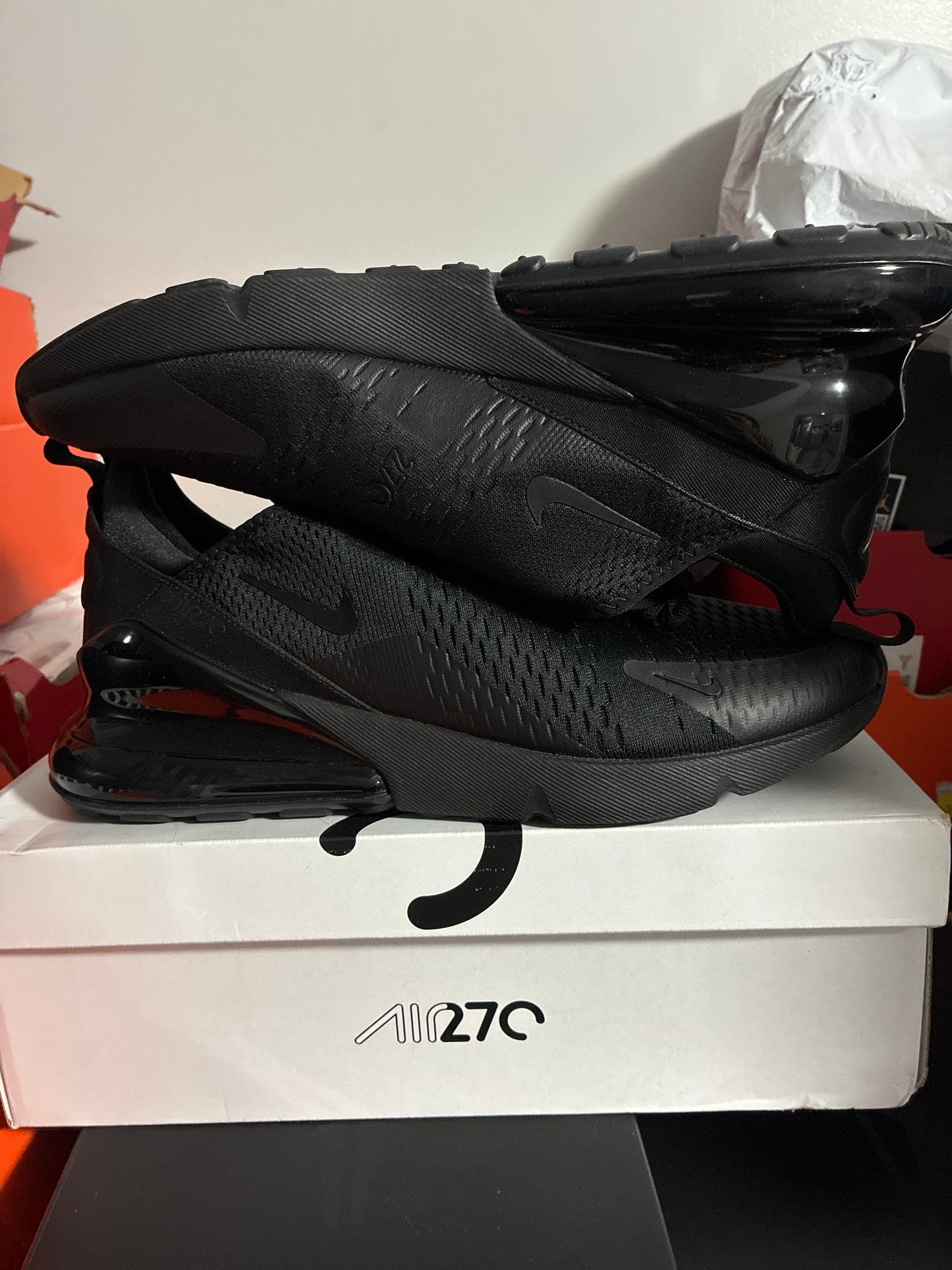 AIR MAX 270