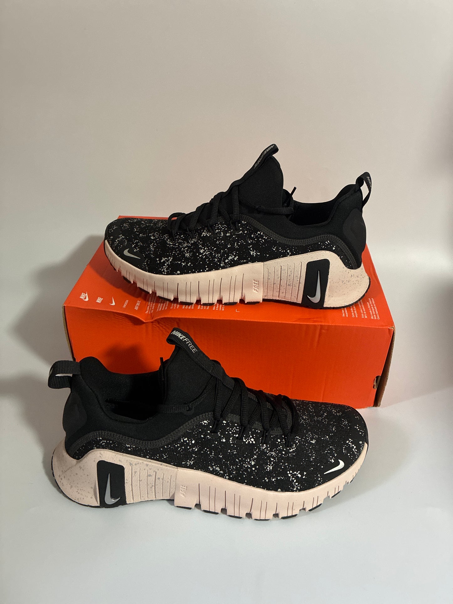 W NIKE FREE METCON 6 SE black/metallic silver-silt red size10 new HV2017 001