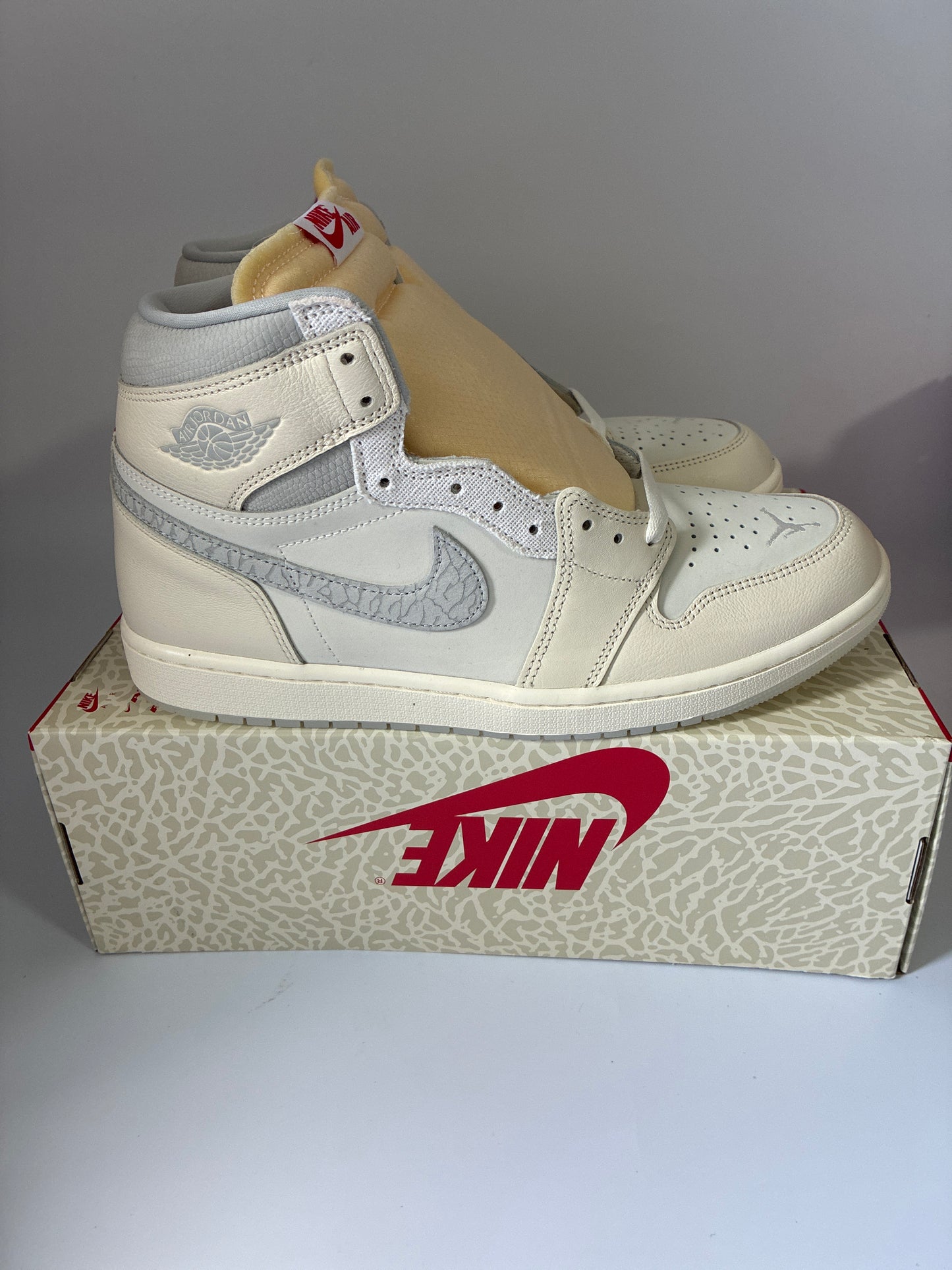AIR JORDAN 1 RETRO HIGH OG sail/university red -pale ivory new size:12.5men IH4363 100