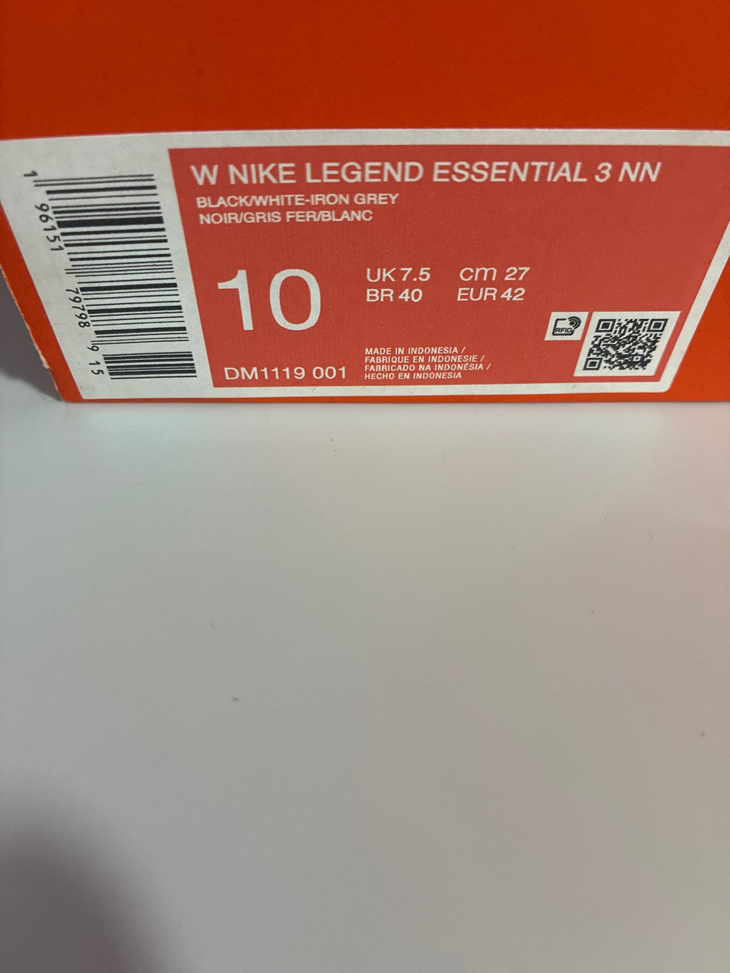 W NIKE LEGEND ESSENTIAL 3NN black/white new size:10w DM1119 001