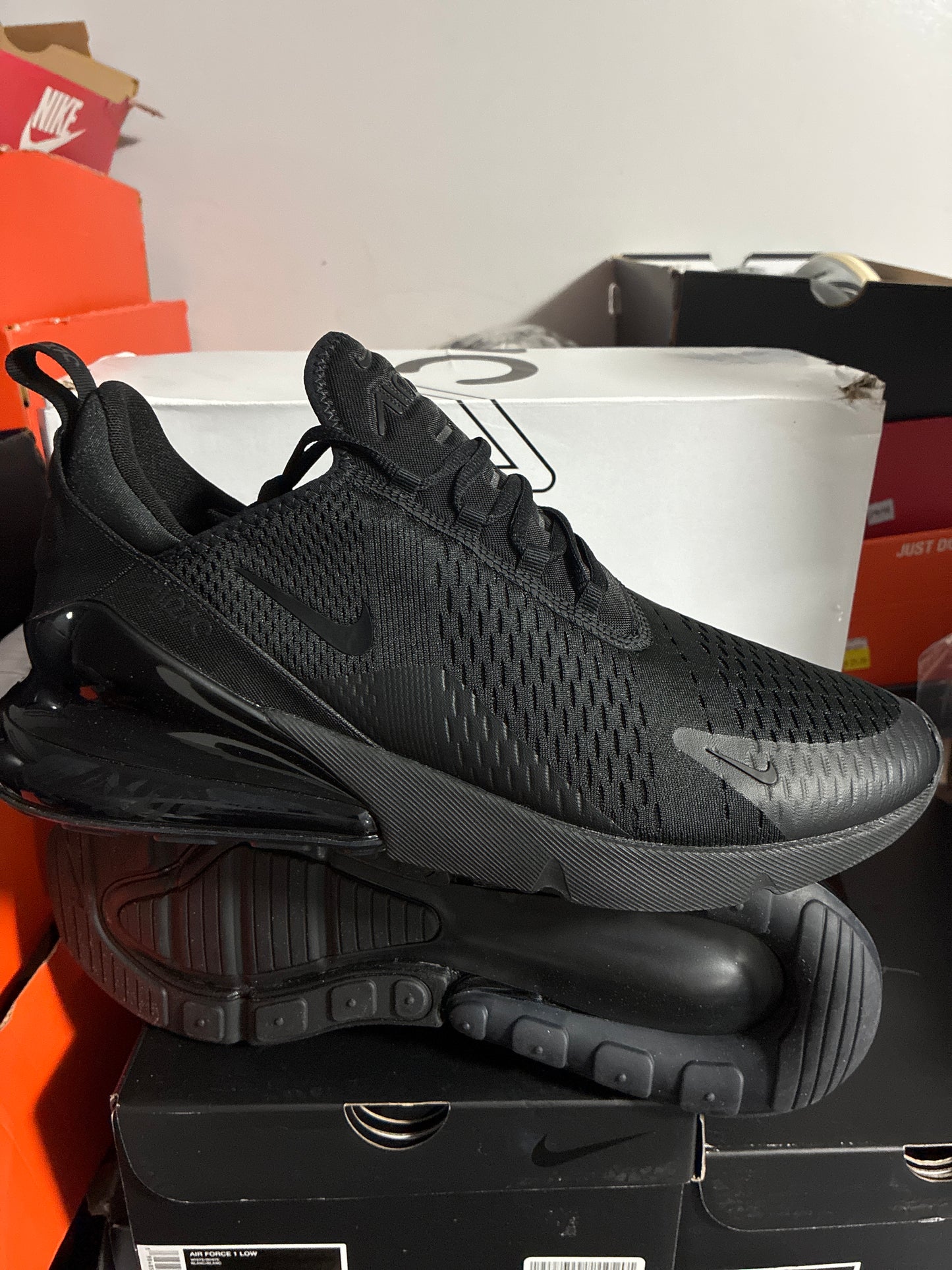 AIR MAX 270