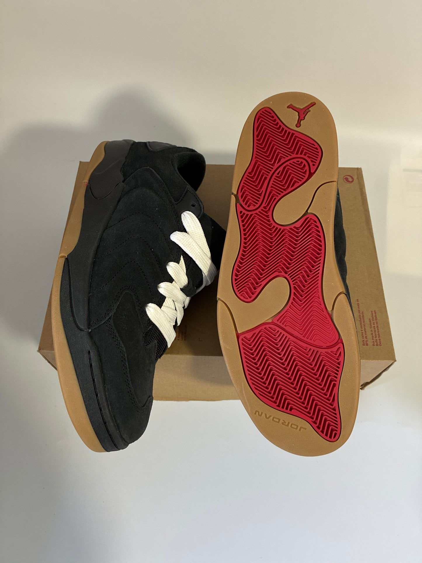 JORDAN SESSION NEW SIZE 11M IB3731