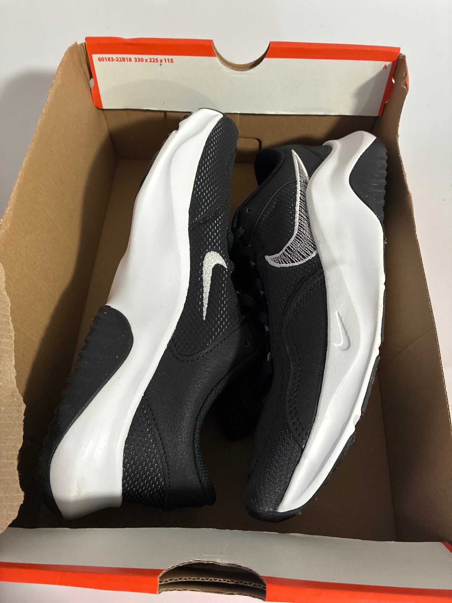 W NIKE LEGEND ESSENTIAL 3NN black/white new size:10w DM1119 001