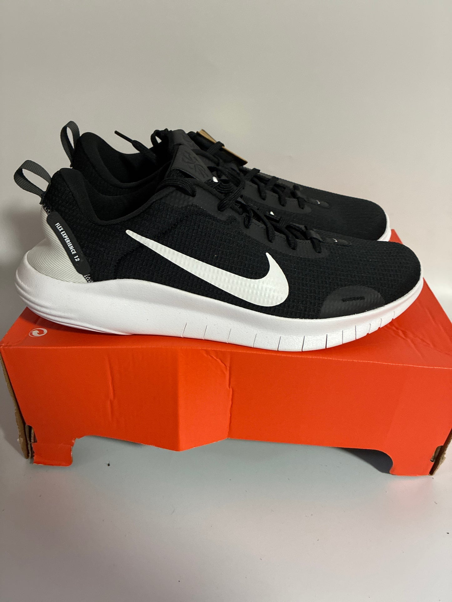 NIKE FLEX EXPERIENCE RN 12 black/white-DK smoke grey new size:11men DV0740 004