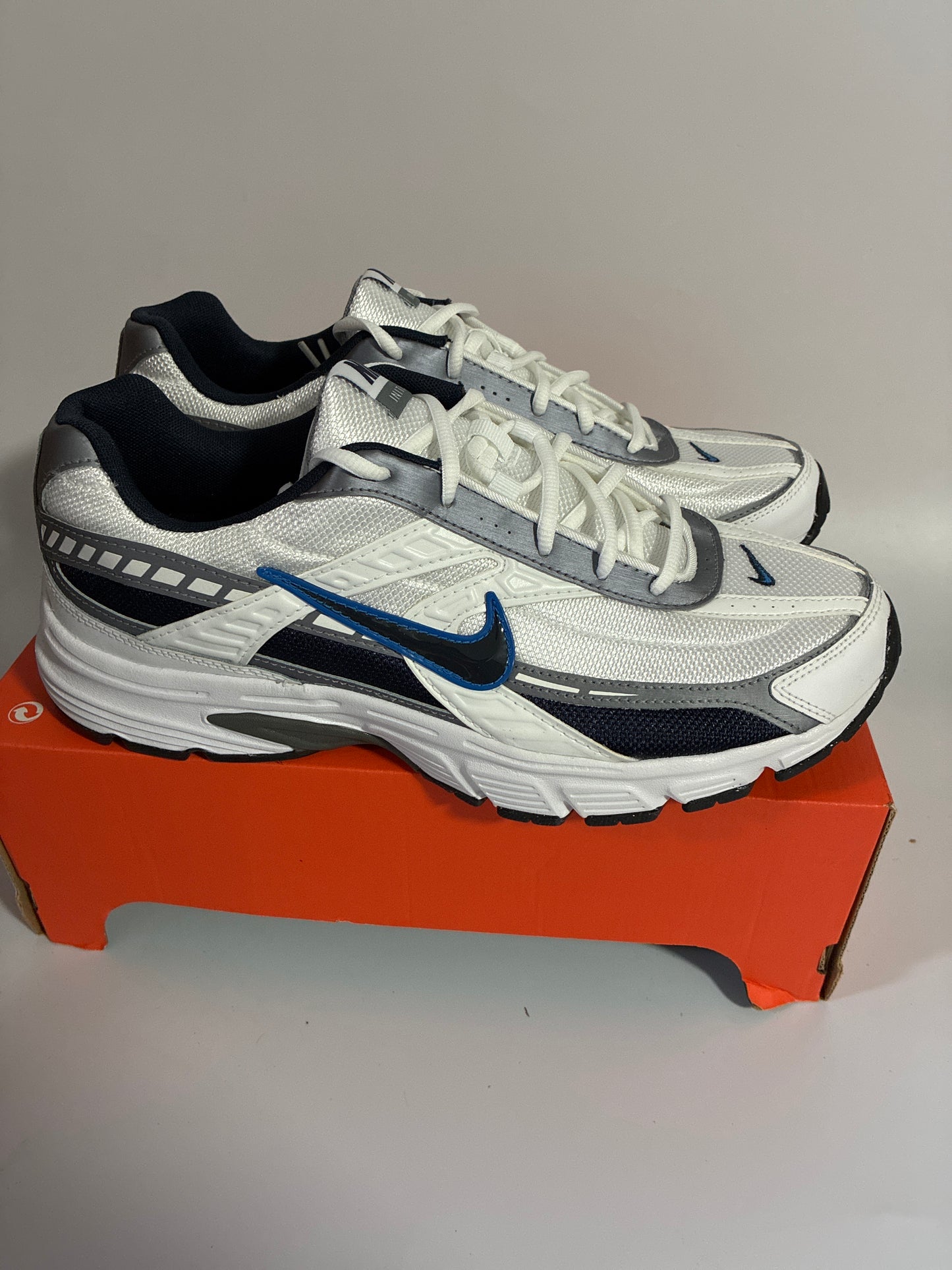 NIKE INITIATOR white/obsidian-mtlc cool grey new size:11.5Men 394055 101